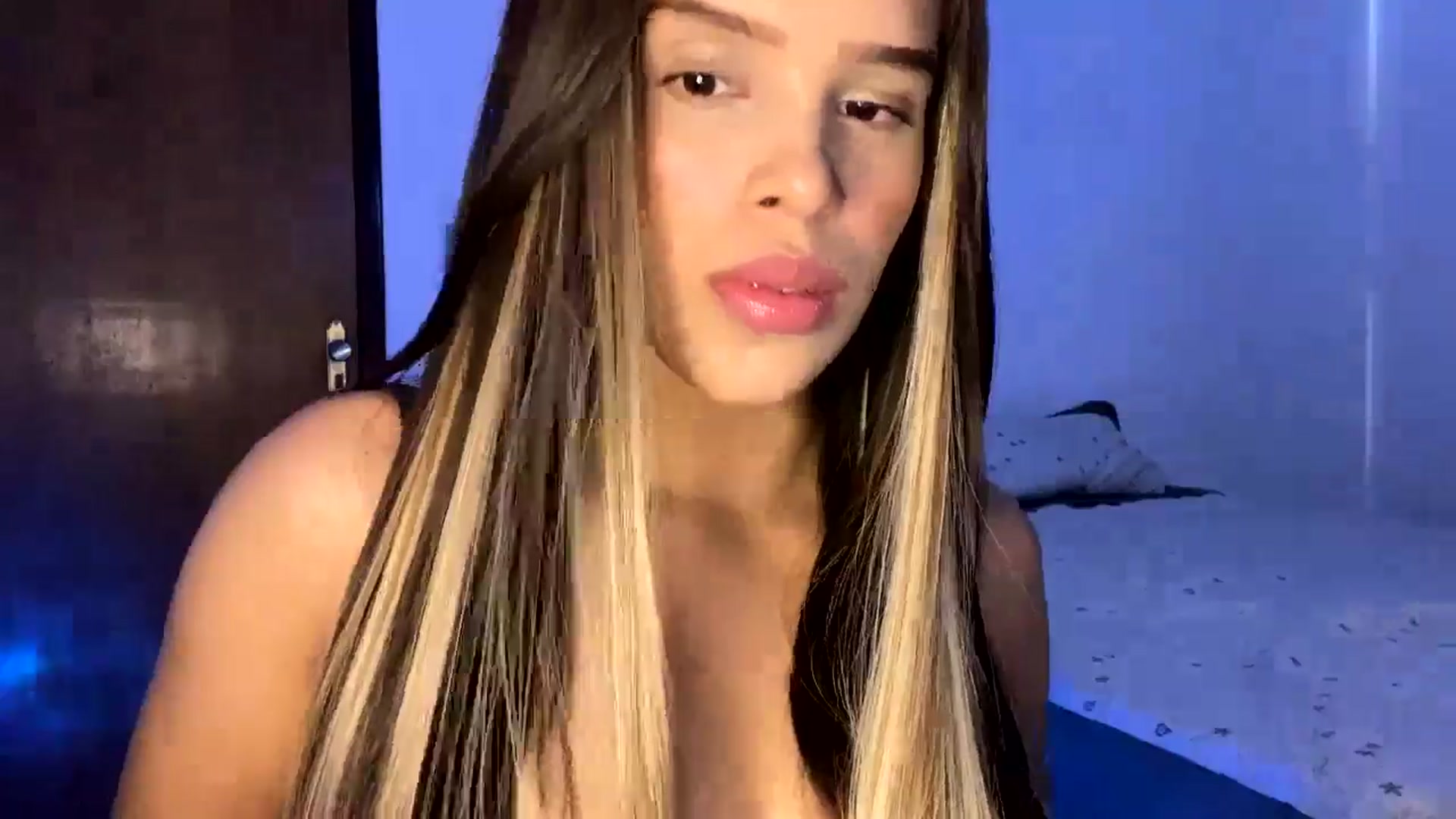 Gallery image thumbnail from shaiduzhnikov's myfreecams stream on, 09/07/2024, 13:18 image 8 of 20