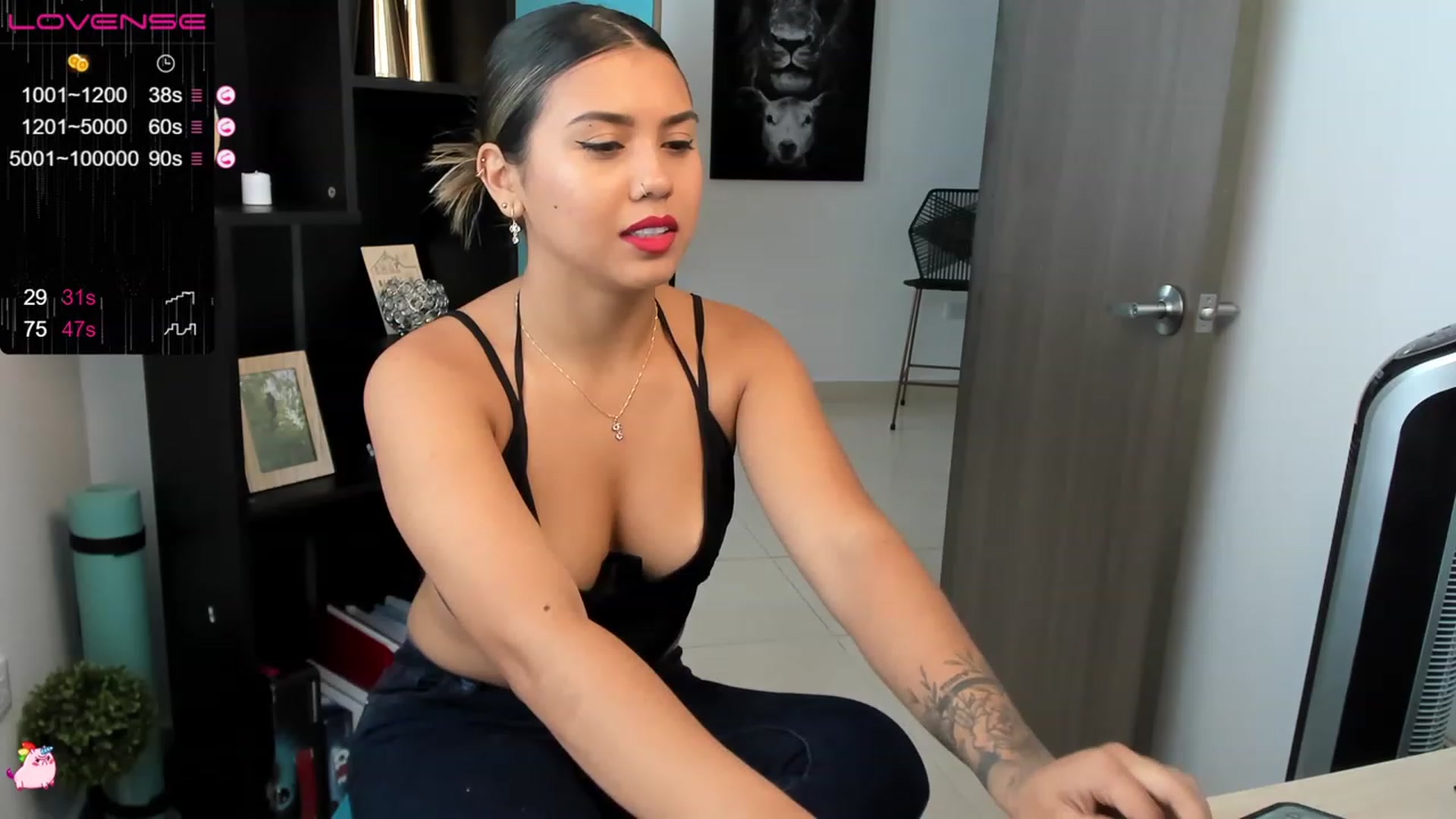 Gallery image thumbnail from shanabellucy's myfreecams stream on, 04/16/2023, 16:47 image 2 of 20