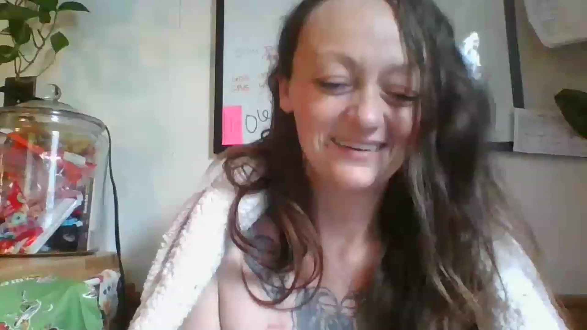 Gallery image thumbnail from shellyeli's myfreecams stream on, 11/14/2022, 14:55 image 16 of 20