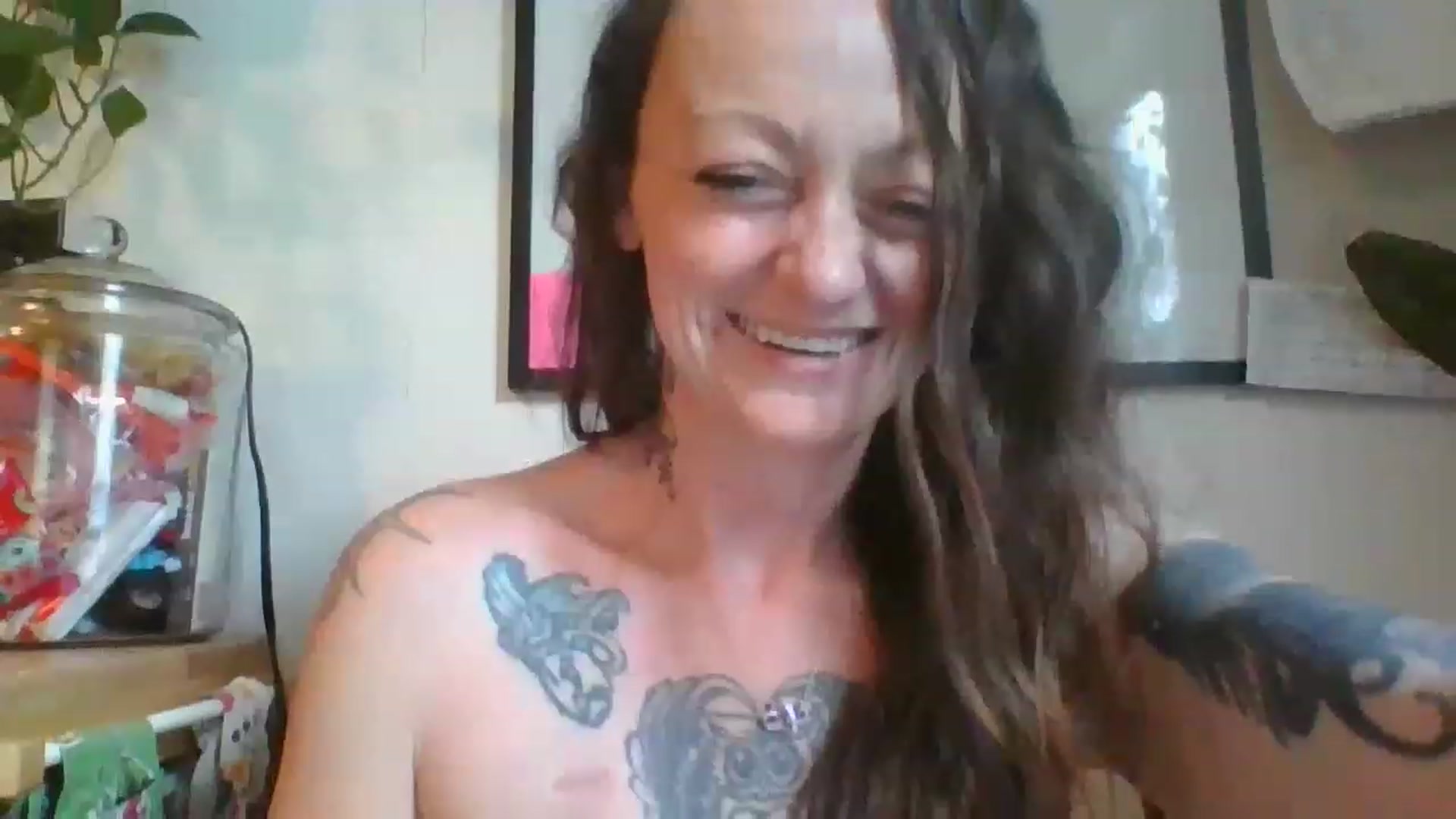 Gallery image thumbnail from shellyeli's myfreecams stream on, 11/14/2022, 14:55 image 8 of 20