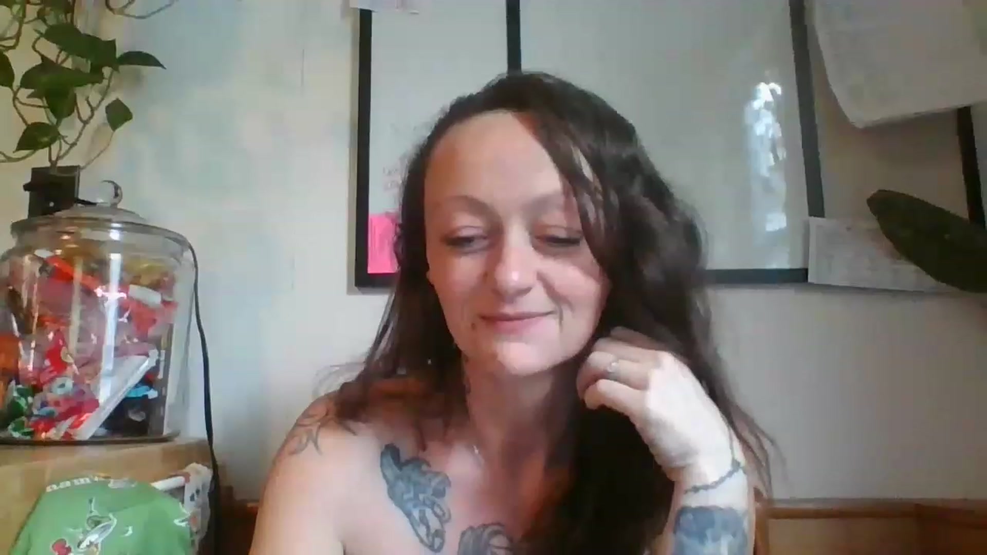 Gallery image thumbnail from shellyeli's myfreecams stream on, 11/14/2022, 14:55 image 17 of 20