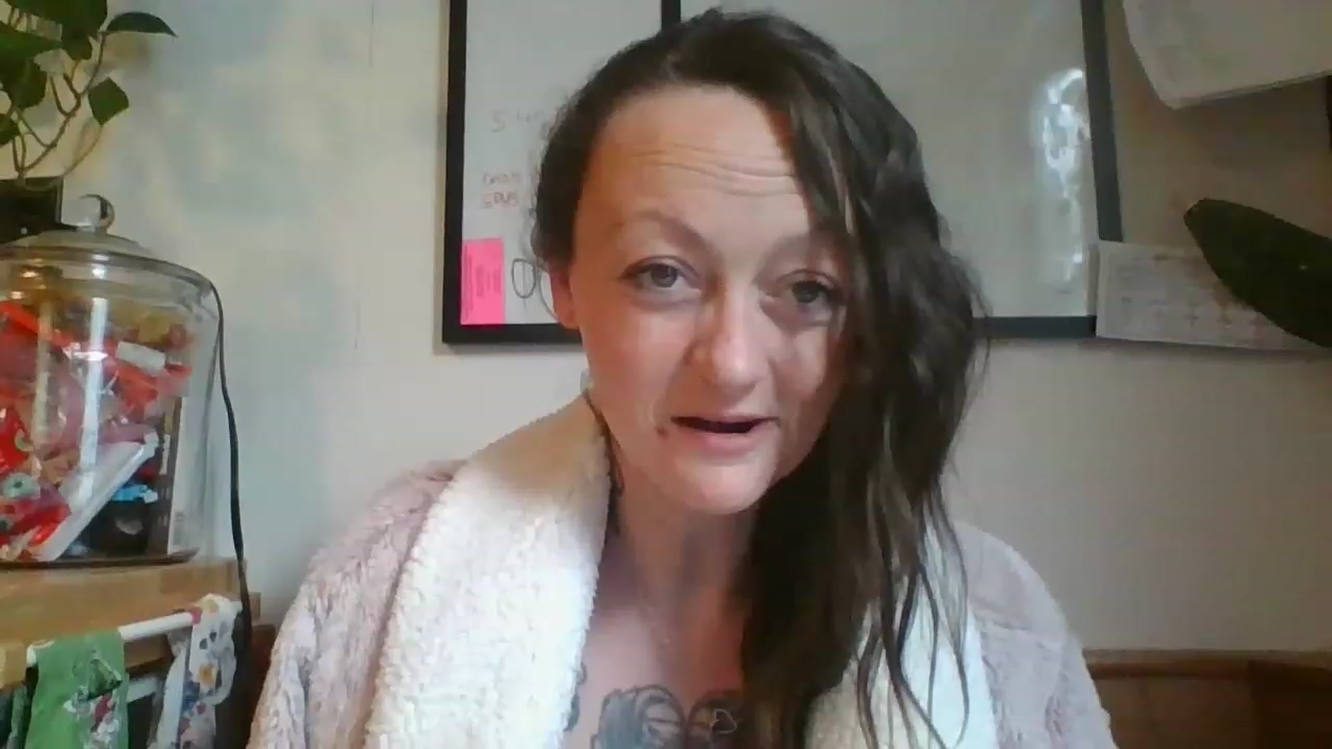 Gallery image thumbnail from shellyeli's myfreecams stream on, 11/14/2022, 14:55 image 6 of 20