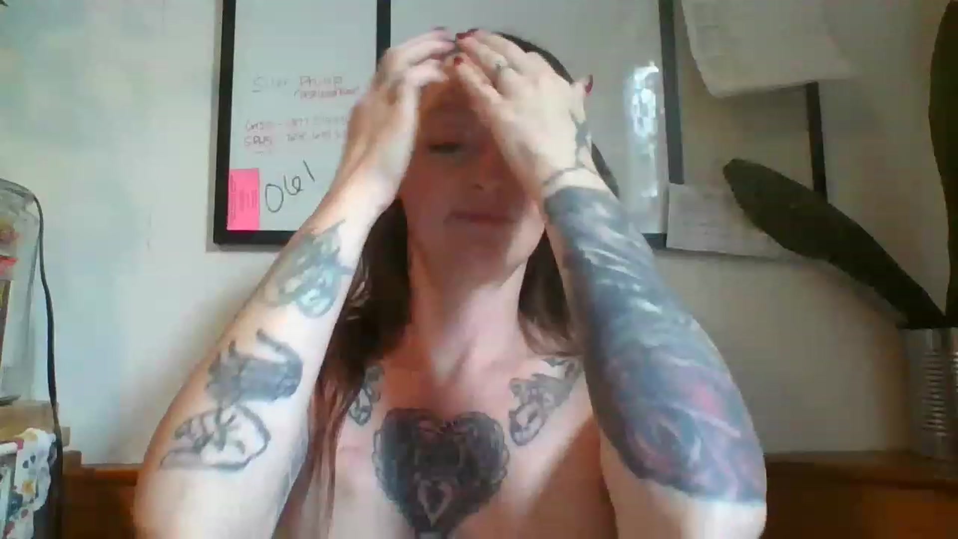 Gallery image thumbnail from shellyeli's myfreecams stream on, 11/14/2022, 14:55 image 19 of 20