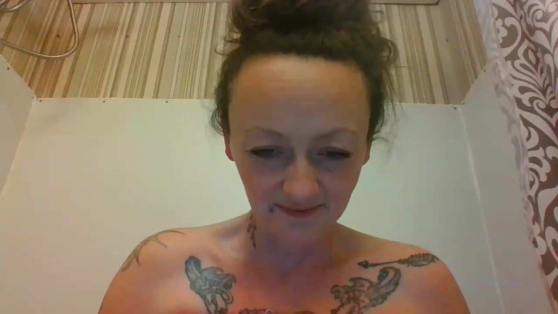 Gallery image thumbnail from shellyeli's myfreecams stream on, 11/14/2022, 23:12 image 19 of 20