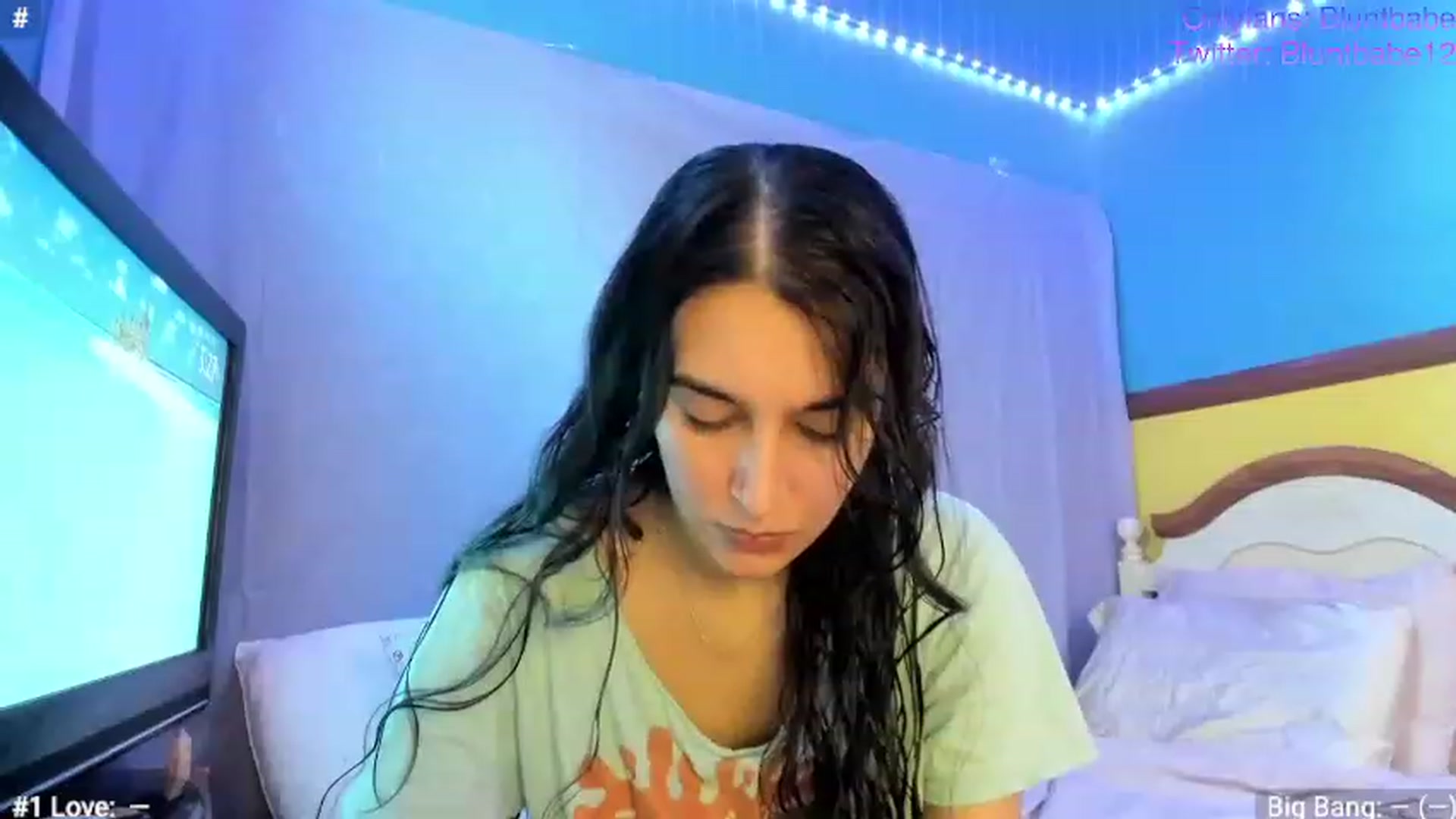 Gallery image thumbnail from shysasha1's myfreecams stream on, 12/01/2022, 20:42 image 14 of 20