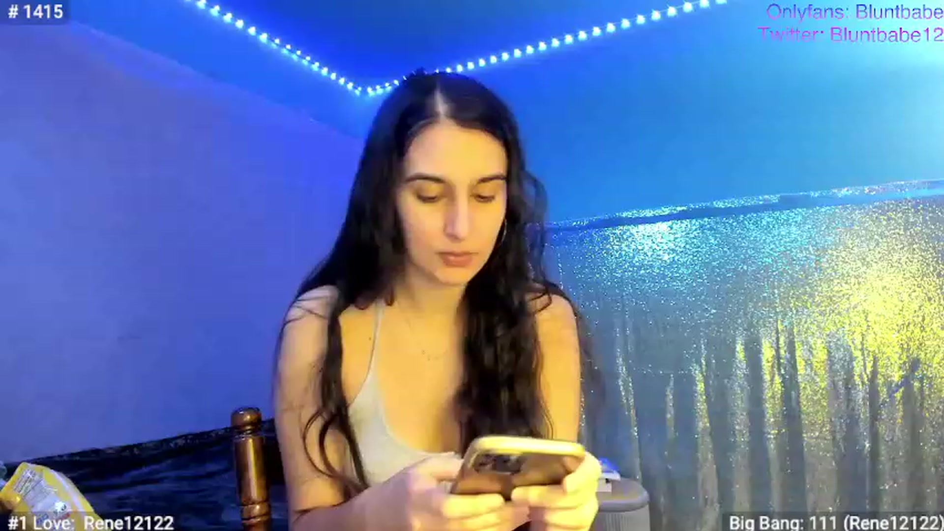 Gallery image thumbnail from shysasha1's myfreecams stream on, 12/06/2022, 20:33 image 3 of 20