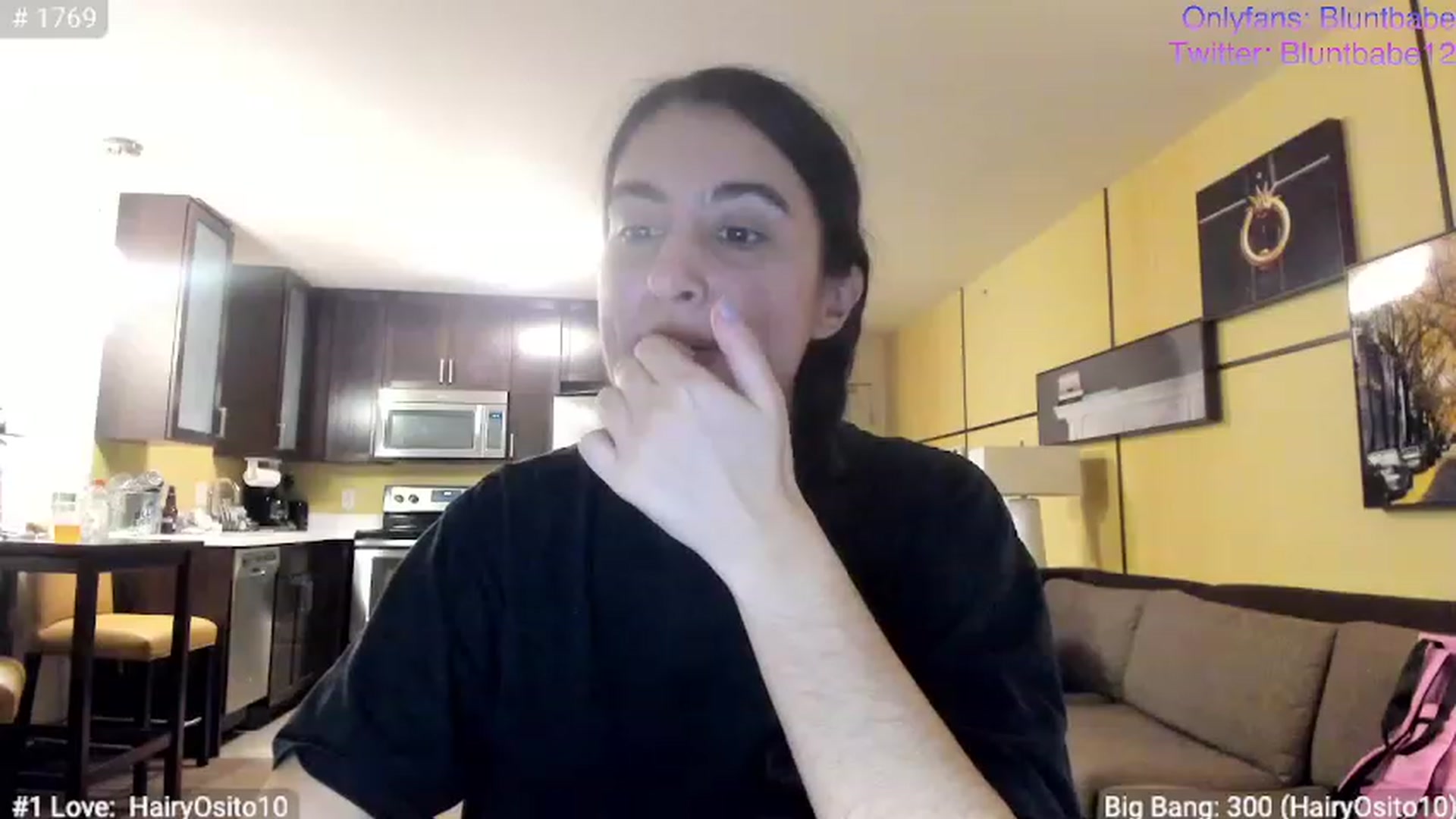 Gallery image thumbnail from shysasha1's myfreecams stream on, 12/17/2022, 03:32 image 18 of 20