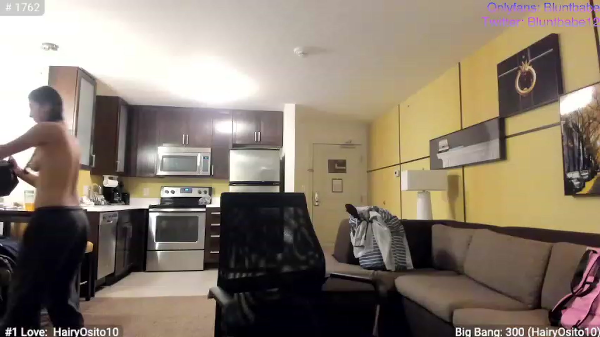 Gallery image thumbnail from shysasha1's myfreecams stream on, 12/17/2022, 03:32 image 19 of 20