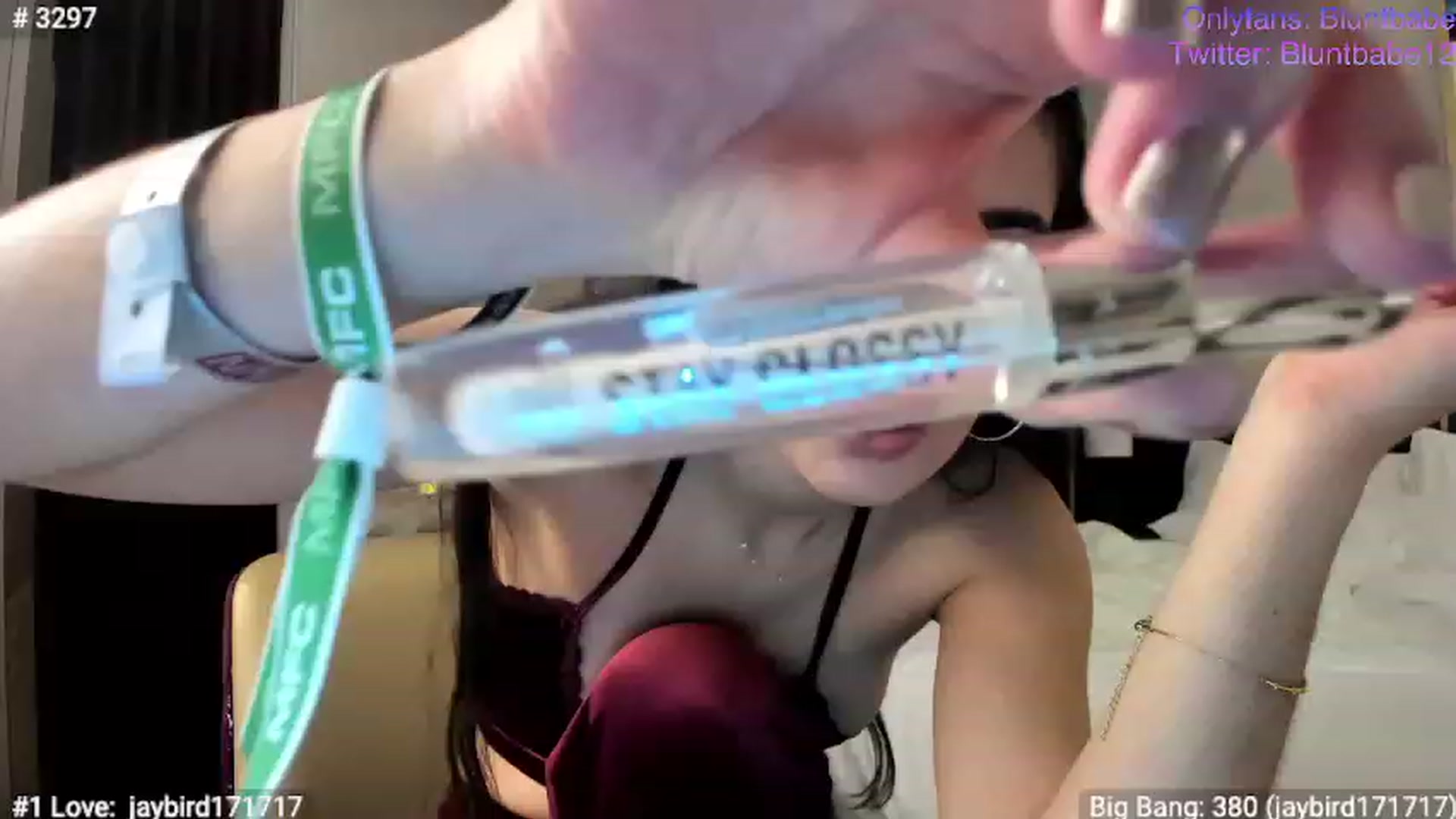 Gallery image thumbnail from shysasha1's myfreecams stream on, 01/08/2023, 02:48 image 4 of 20