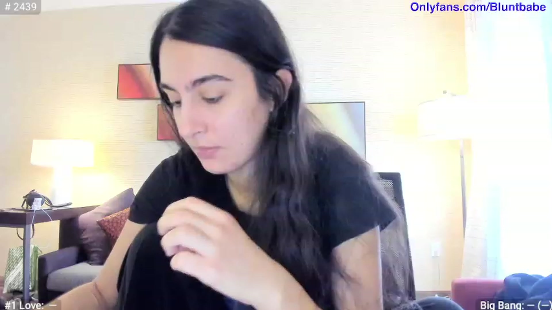 Gallery image thumbnail from shysasha1's myfreecams stream on, 01/17/2023, 20:31 image 9 of 20