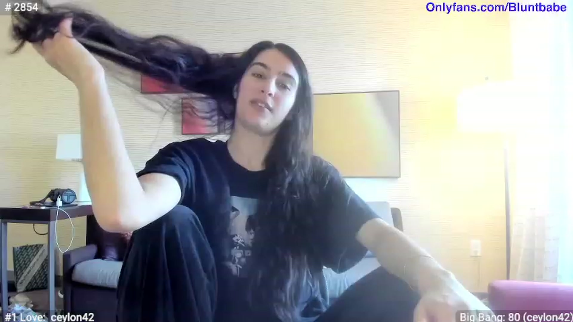 Gallery image thumbnail from shysasha1's myfreecams stream on, 01/20/2023, 22:32 image 10 of 20