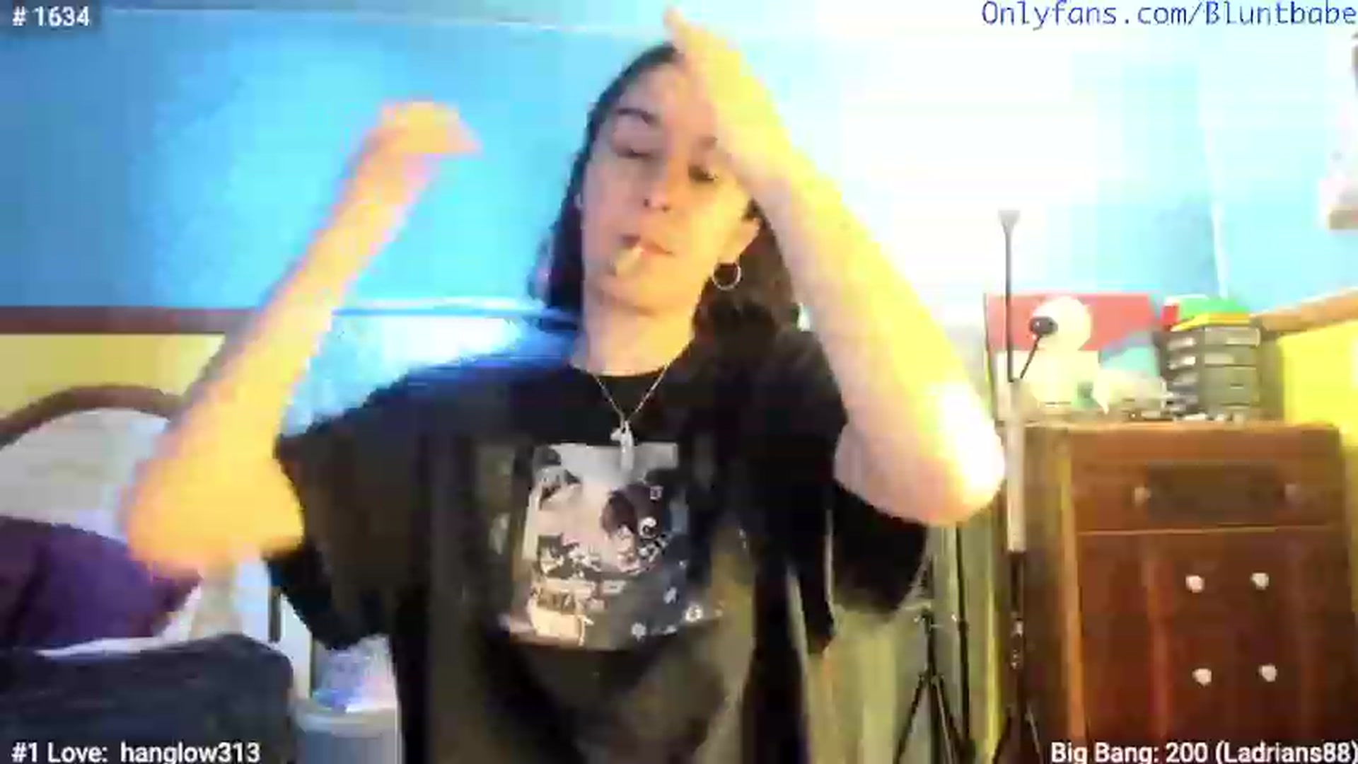Gallery image thumbnail from shysasha1's myfreecams stream on, 02/13/2023, 19:25 image 15 of 20