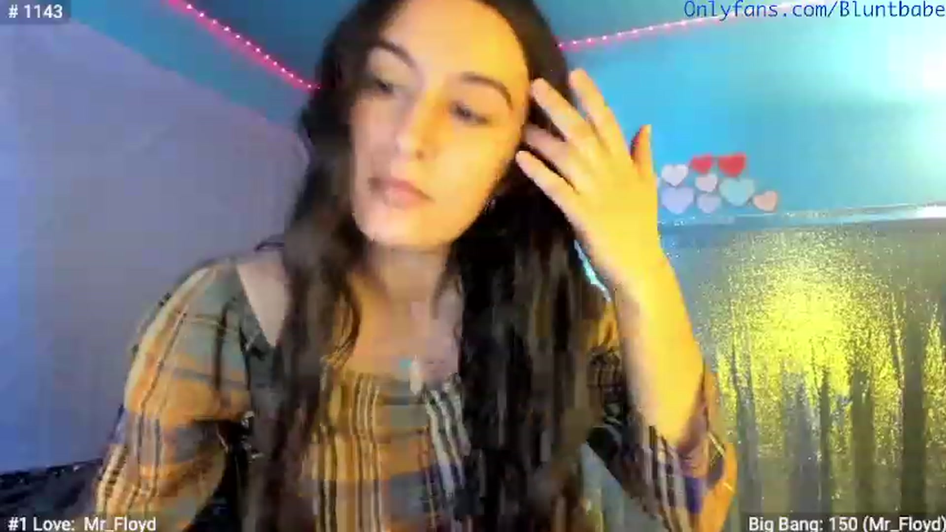 Gallery image thumbnail from shysasha1's myfreecams stream on, 02/15/2023, 20:19 image 15 of 20
