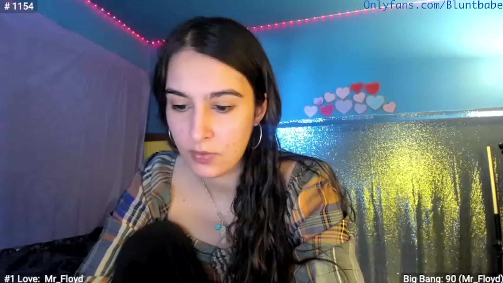 Gallery image thumbnail from shysasha1's myfreecams stream on, 02/15/2023, 20:19 image 8 of 20