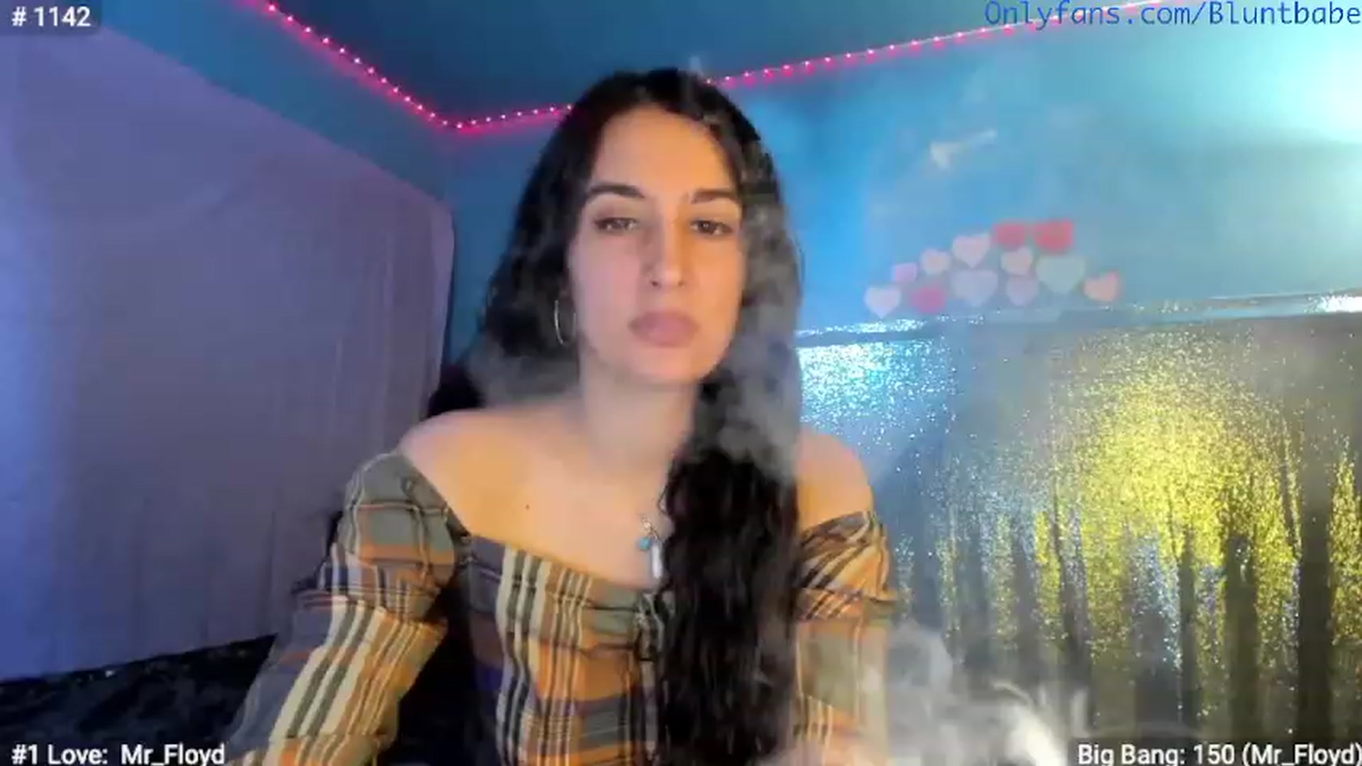 Gallery image thumbnail from shysasha1's myfreecams stream on, 02/15/2023, 20:19 image 13 of 20