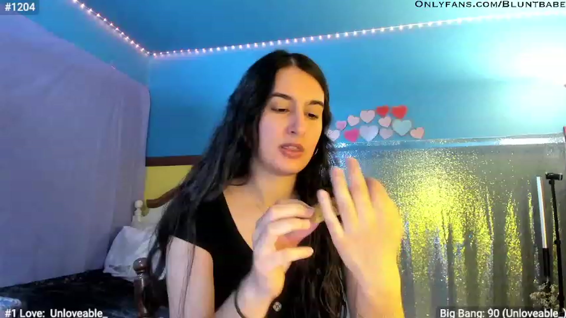Gallery image thumbnail from shysasha1's myfreecams stream on, 02/28/2023, 20:25 image 2 of 20