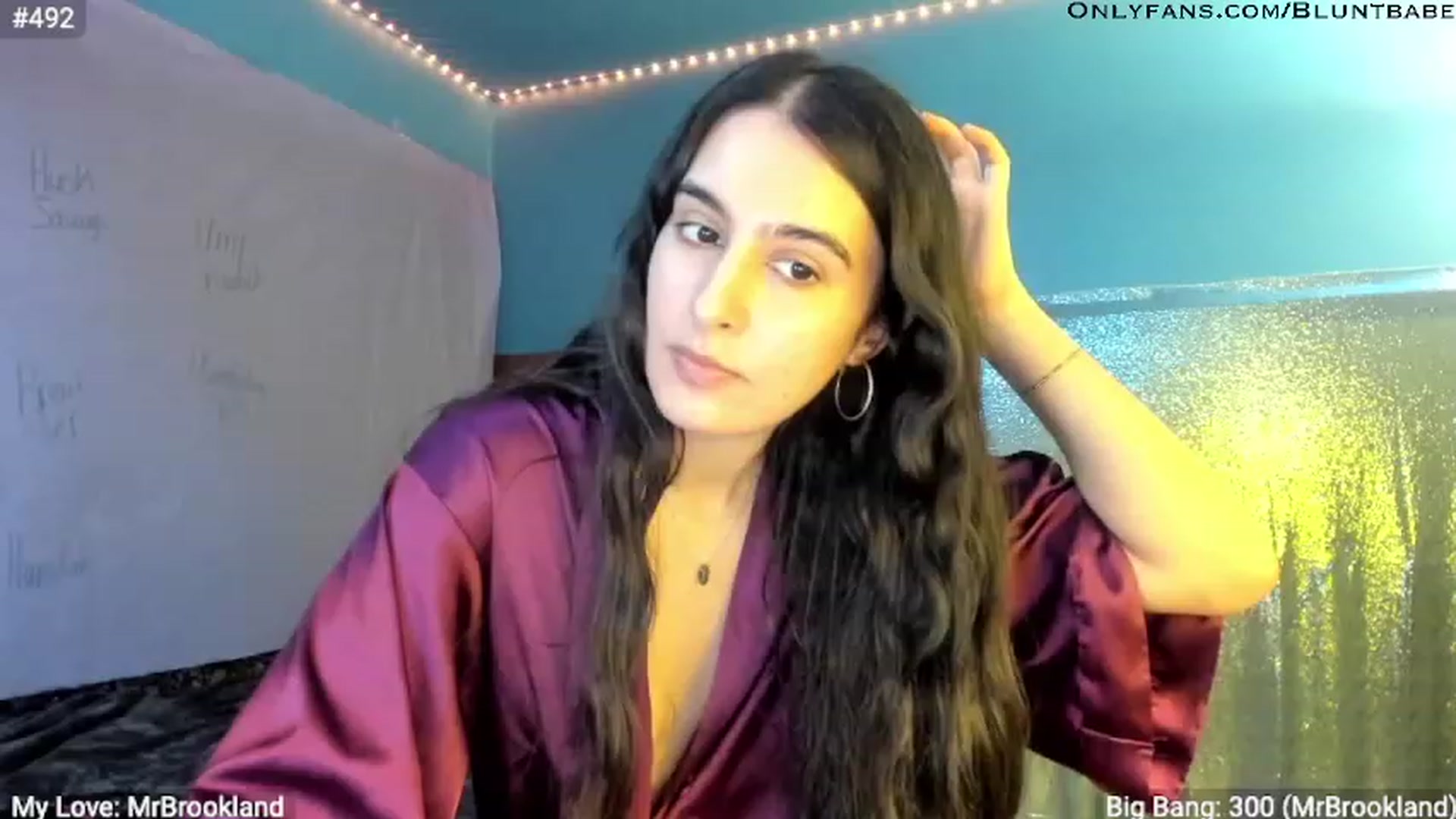 Gallery image thumbnail from shysasha1's myfreecams stream on, 03/13/2023, 22:52 image 11 of 20