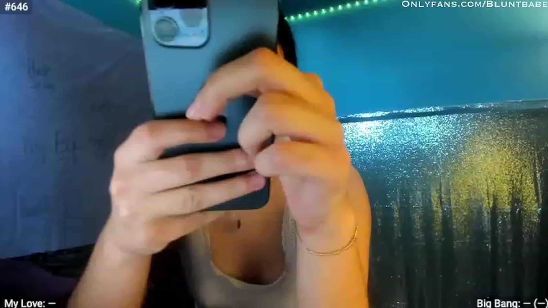 Gallery image thumbnail from shysasha1's myfreecams stream on, 03/19/2023, 18:17 image 9 of 20
