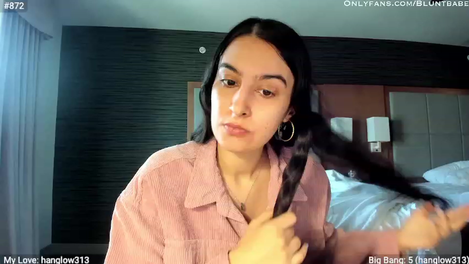 Gallery image thumbnail from shysasha1's myfreecams stream on, 03/27/2023, 17:41 image 7 of 20