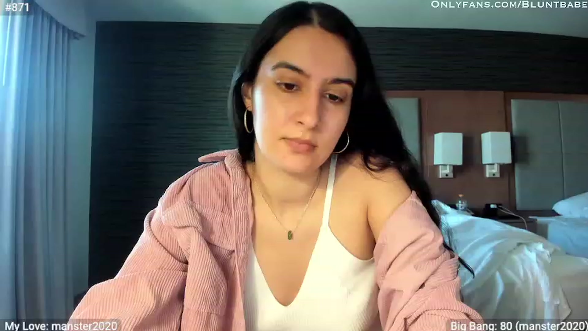 Gallery image thumbnail from shysasha1's myfreecams stream on, 03/27/2023, 17:41 image 17 of 20