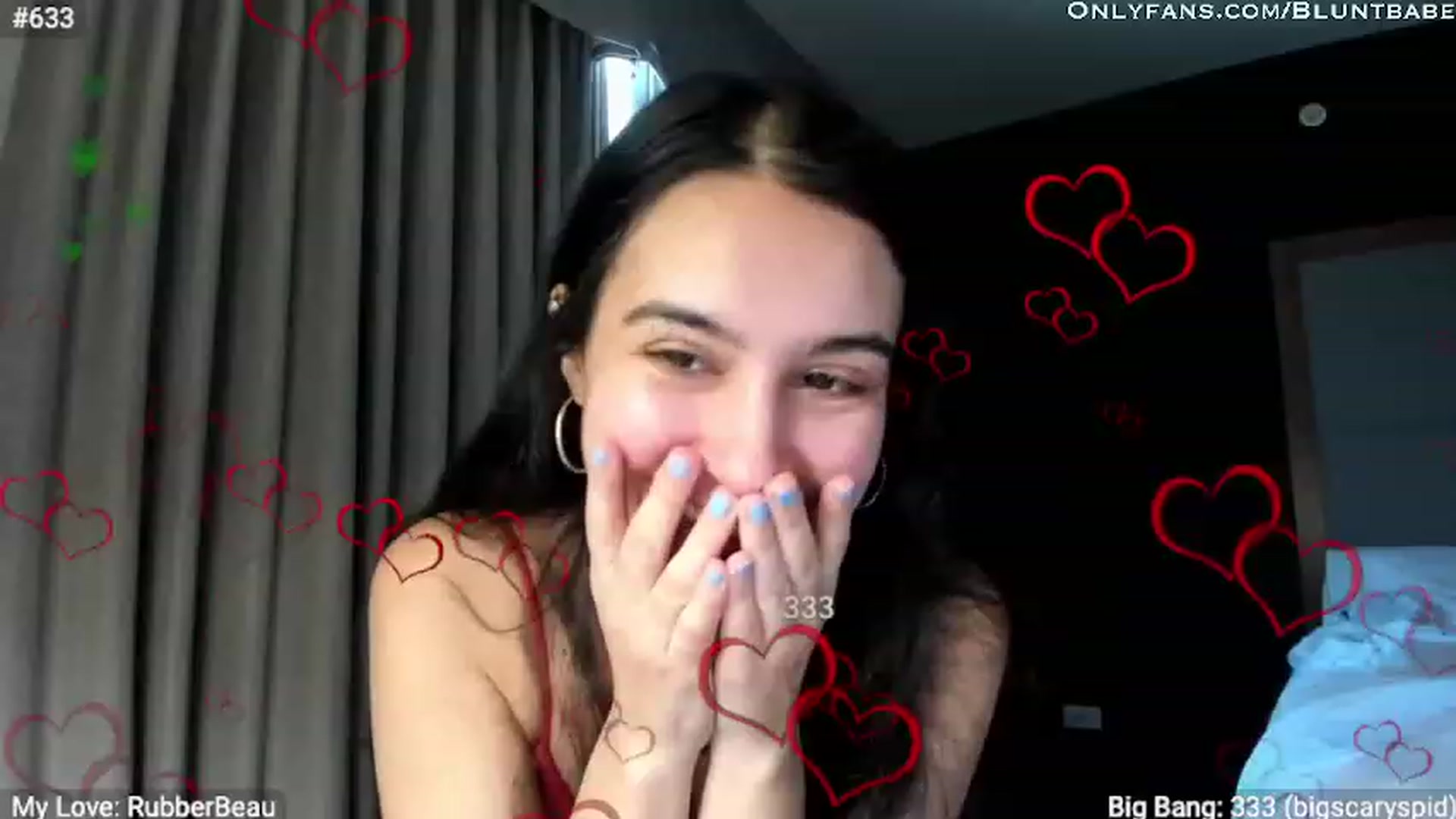 Gallery image thumbnail from shysasha1's myfreecams stream on, 03/31/2023, 20:09 image 10 of 20