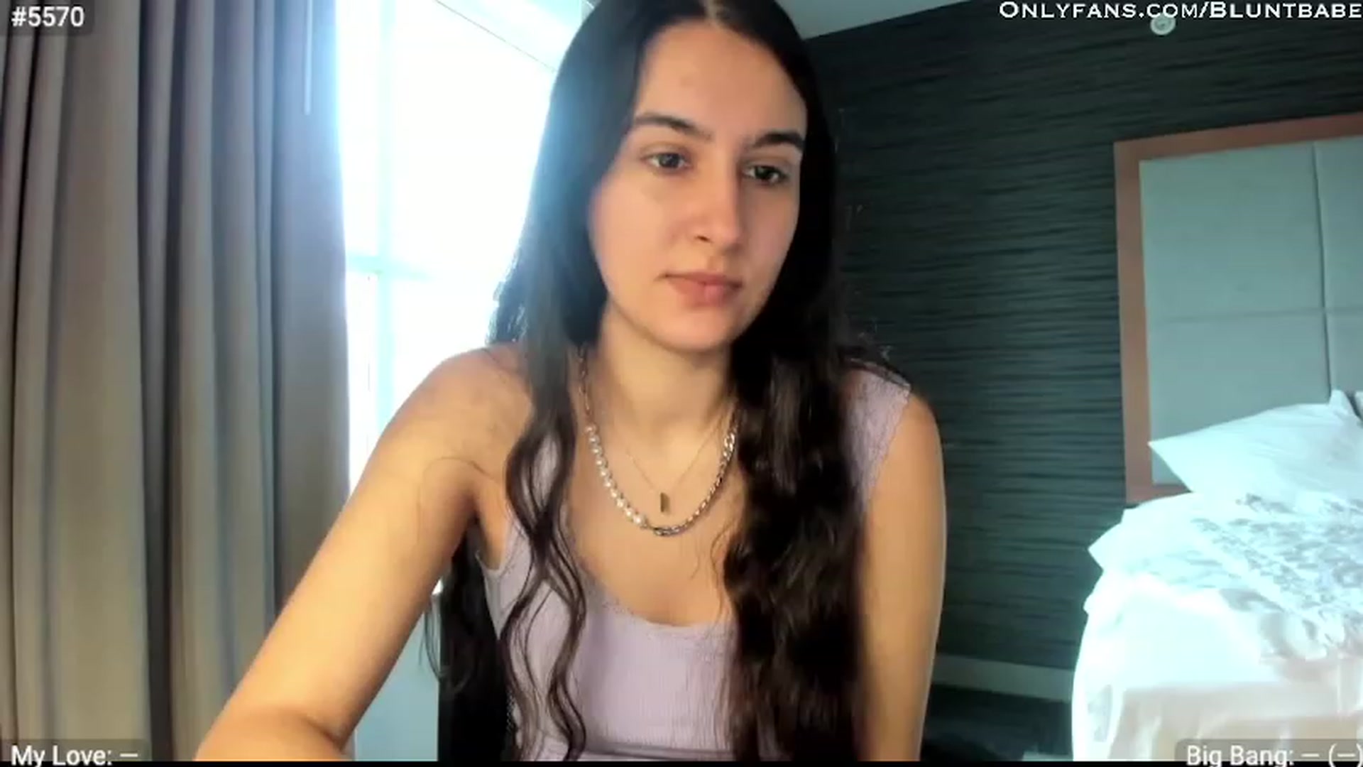 Gallery image thumbnail from shysasha1's myfreecams stream on, 04/05/2023, 18:00 image 1 of 20