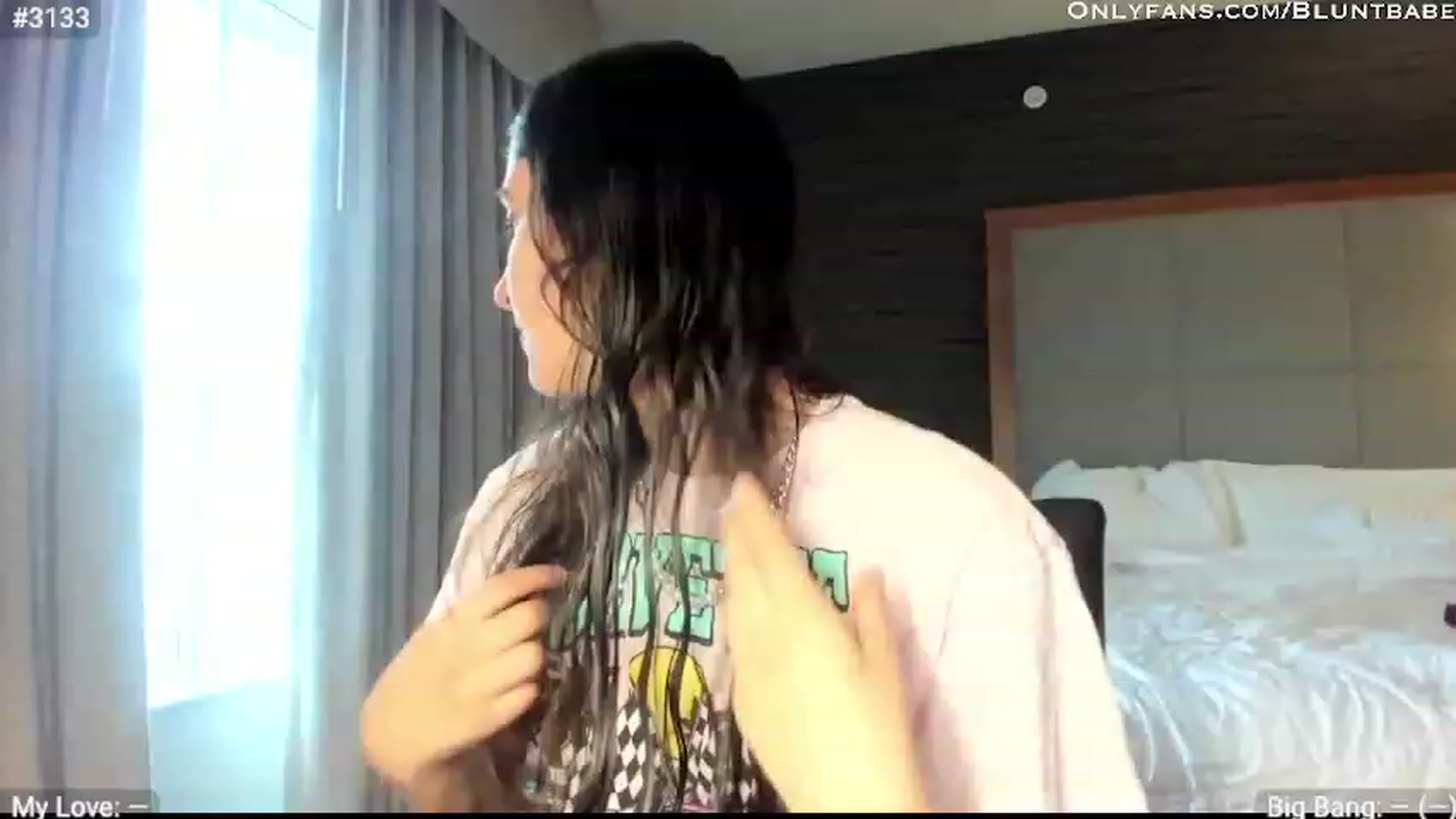 Gallery image thumbnail from shysasha1's myfreecams stream on, 04/07/2023, 20:14 image 15 of 20