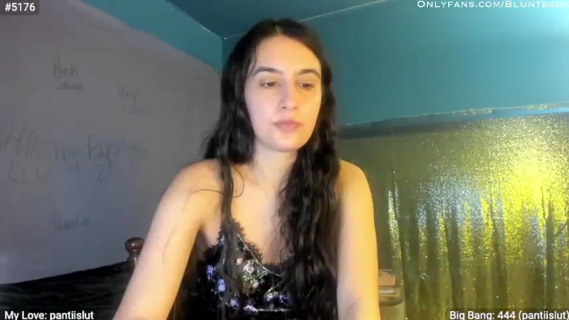 Gallery image thumbnail from shysasha1's myfreecams stream on, 04/16/2023, 01:07 image 12 of 20