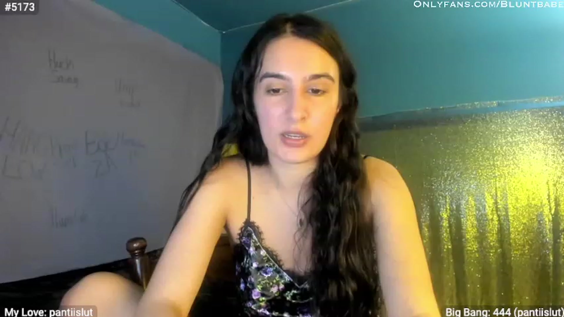 Gallery image thumbnail from shysasha1's myfreecams stream on, 04/16/2023, 01:07 image 8 of 20