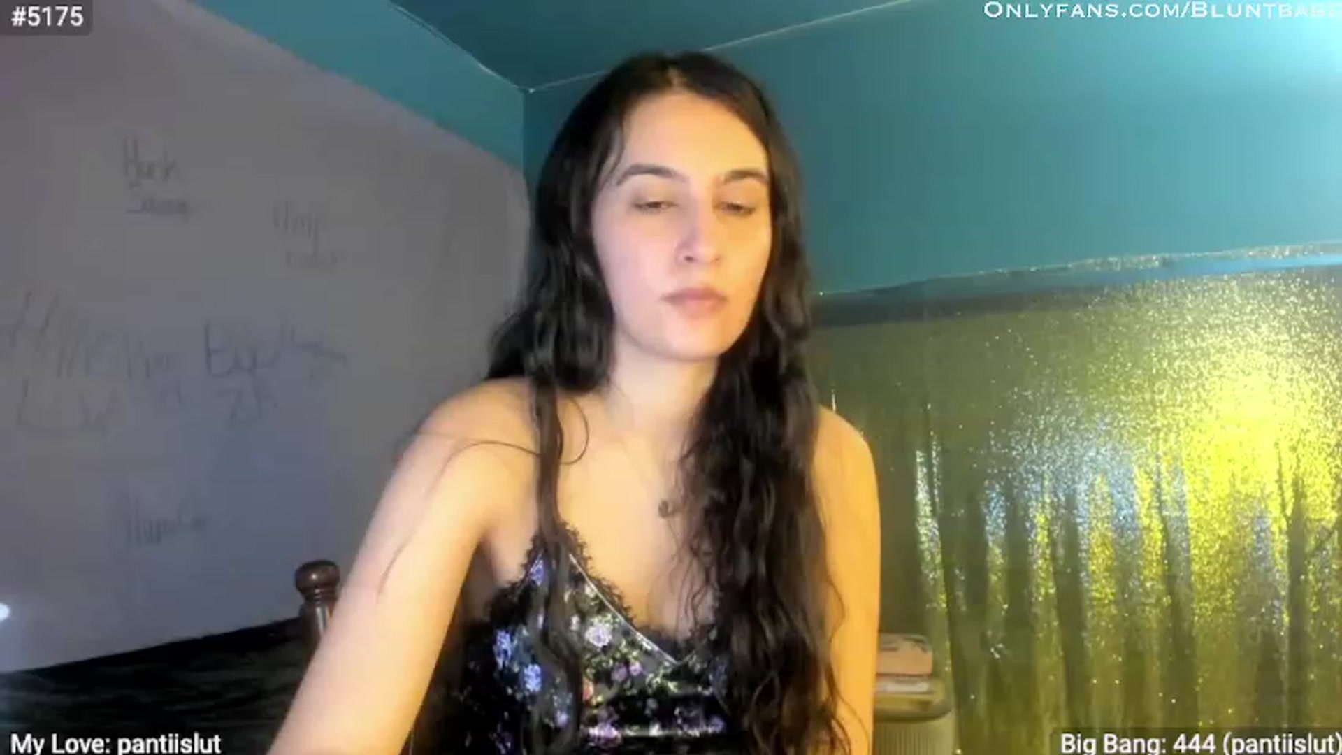 Gallery image thumbnail from shysasha1's myfreecams stream on, 04/16/2023, 01:07 image 11 of 20
