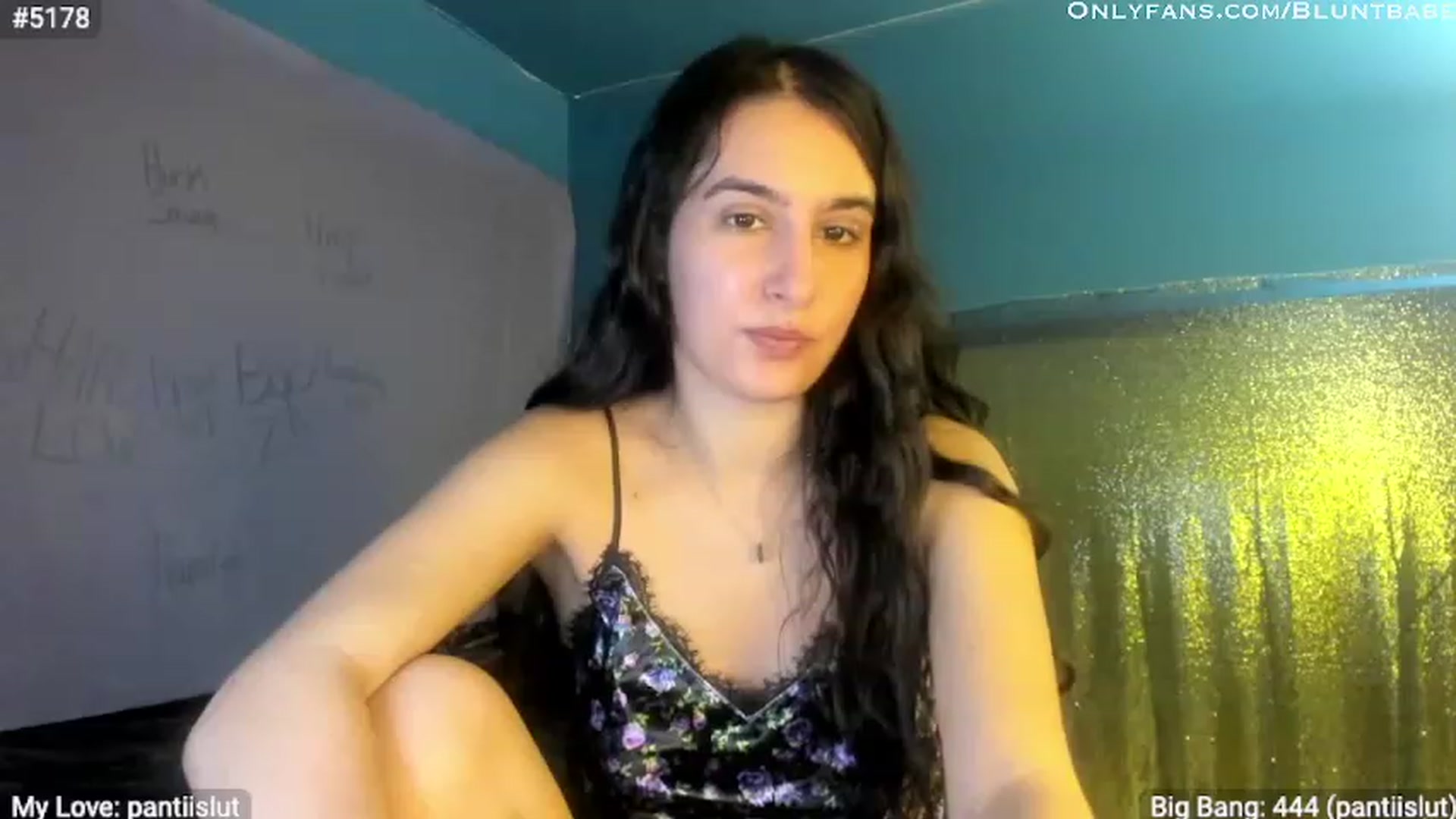 Gallery image thumbnail from shysasha1's myfreecams stream on, 04/16/2023, 01:07 image 16 of 20