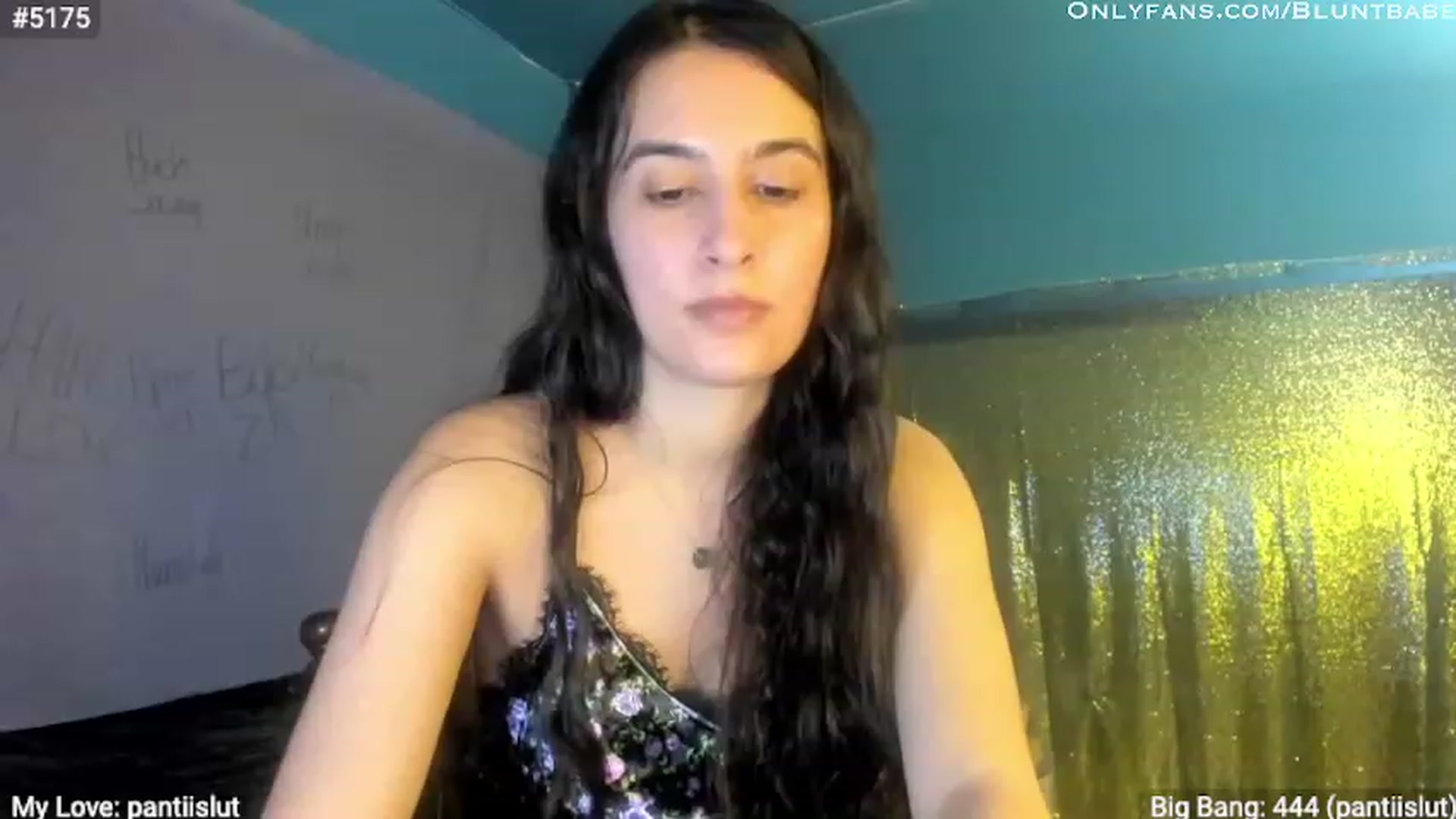Gallery image thumbnail from shysasha1's myfreecams stream on, 04/16/2023, 01:07 image 10 of 20