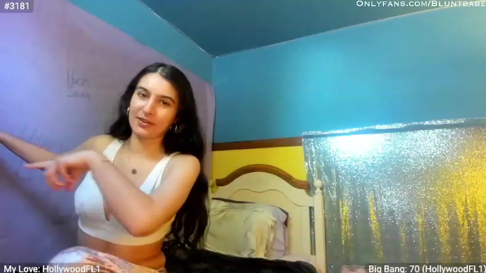 Gallery image thumbnail from shysasha1's myfreecams stream on, 04/17/2023, 17:30 image 16 of 20