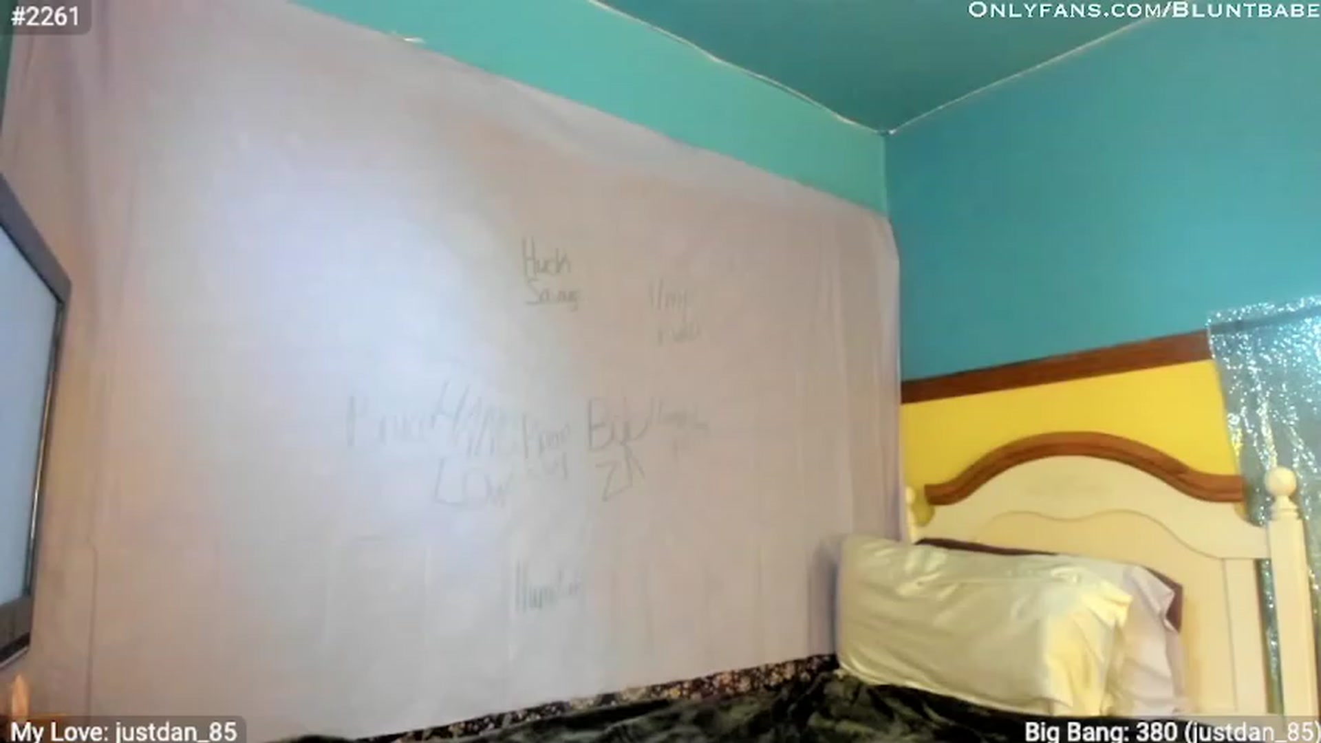 Gallery image thumbnail from shysasha1's myfreecams stream on, 04/17/2023, 22:17 image 16 of 20