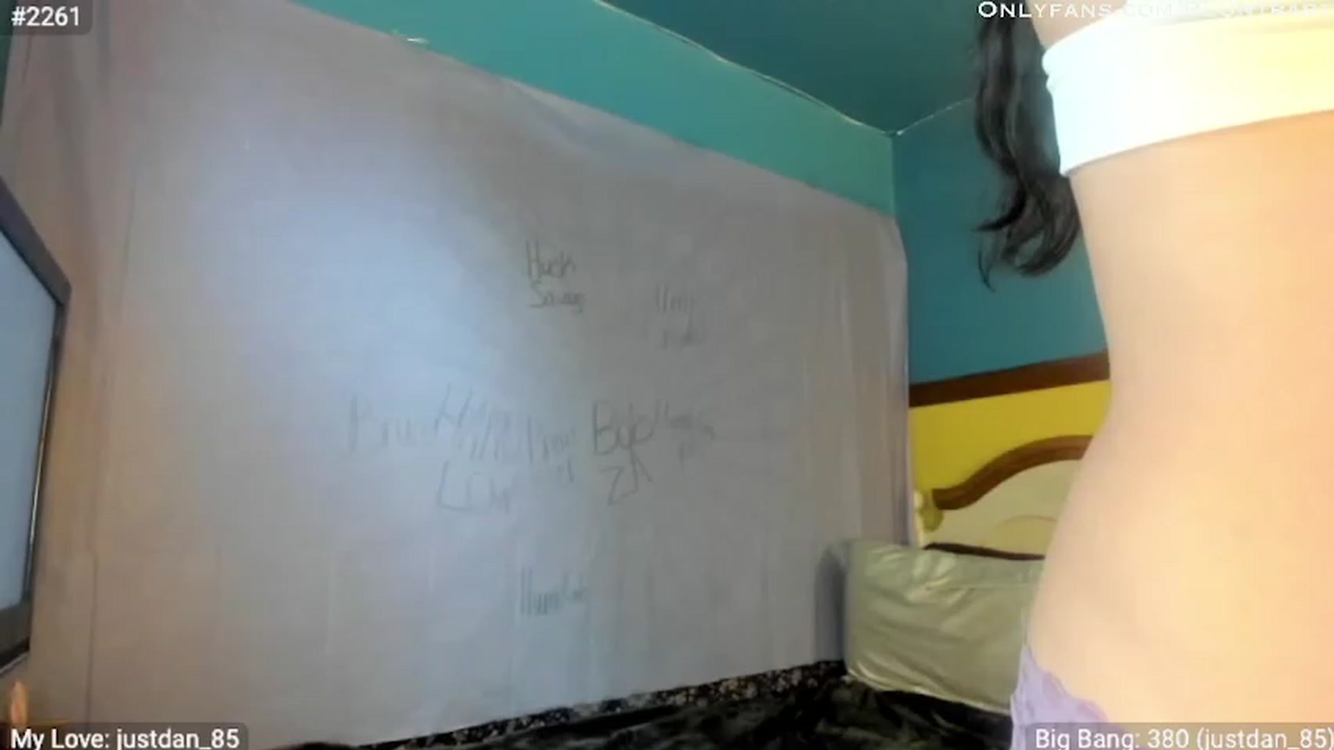 Gallery image thumbnail from shysasha1's myfreecams stream on, 04/17/2023, 22:17 image 17 of 20