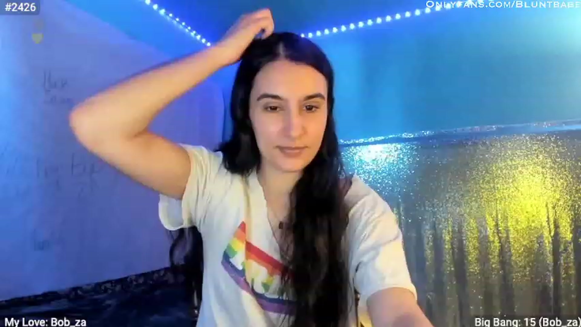 Gallery image thumbnail from shysasha1's myfreecams stream on, 04/19/2023, 20:27 image 11 of 20