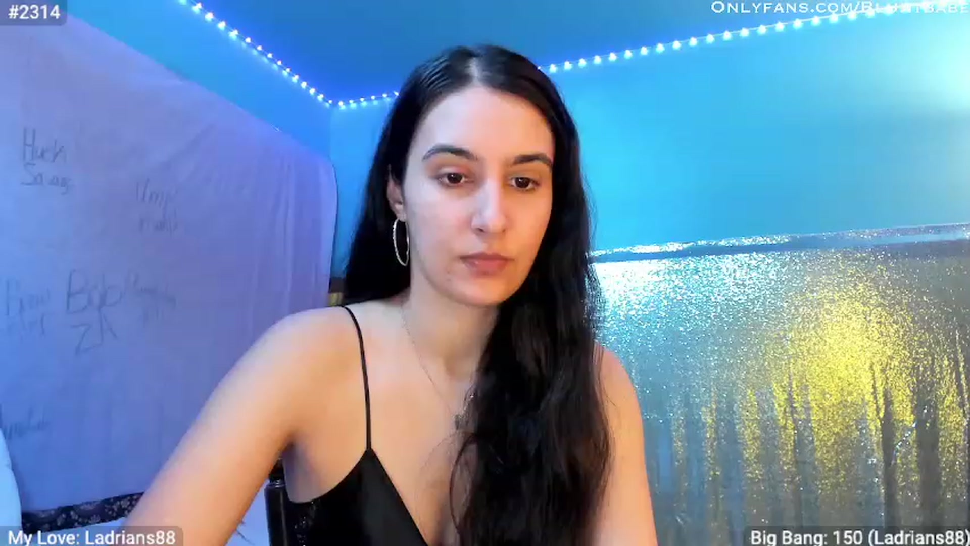 Gallery image thumbnail from shysasha1's myfreecams stream on, 04/20/2023, 19:22 image 10 of 20