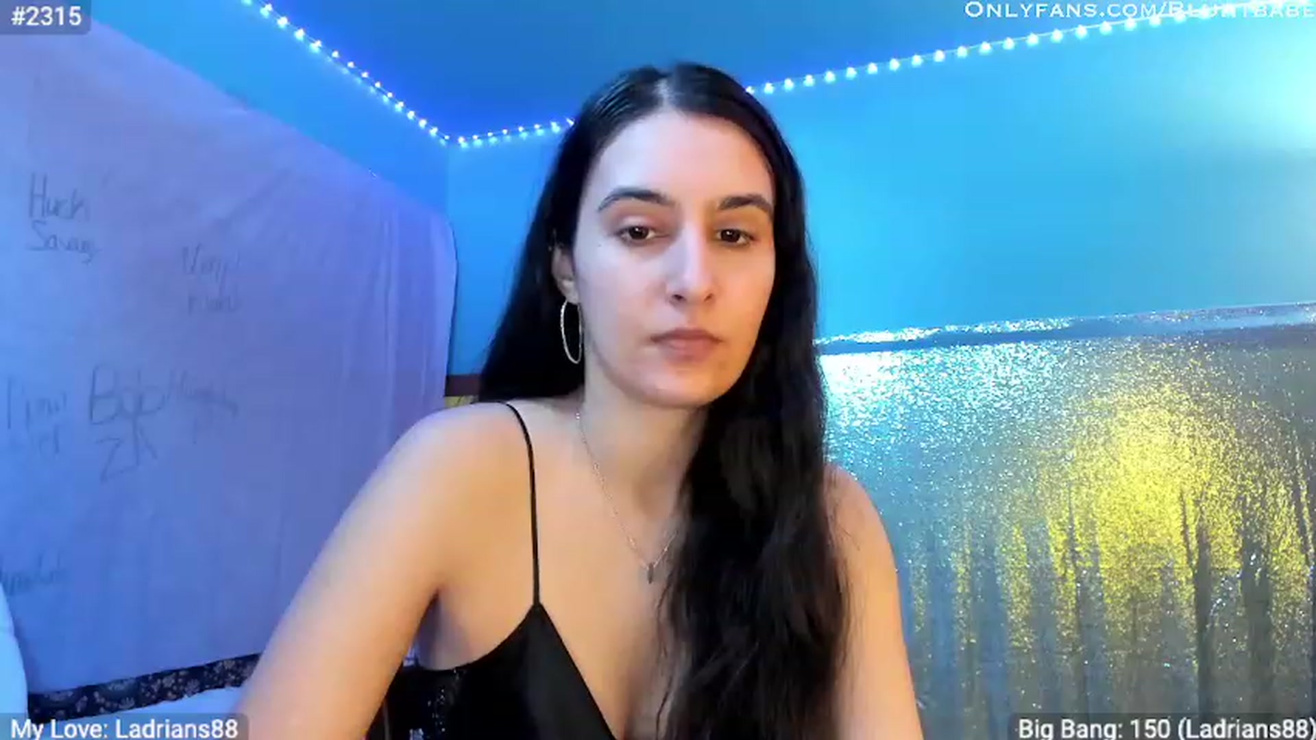 Gallery image thumbnail from shysasha1's myfreecams stream on, 04/20/2023, 19:22 image 11 of 20