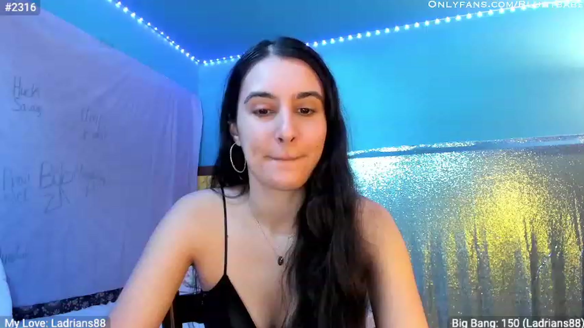 Gallery image thumbnail from shysasha1's myfreecams stream on, 04/20/2023, 19:22 image 12 of 20
