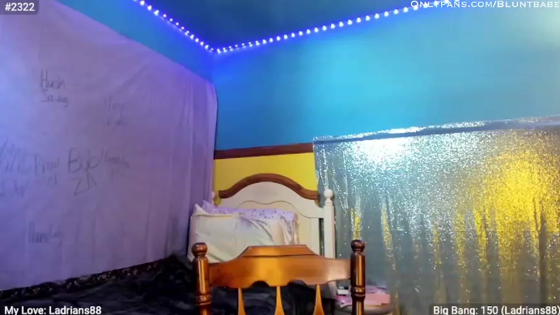 Gallery image thumbnail from shysasha1's myfreecams stream on, 04/20/2023, 20:31 image 9 of 20