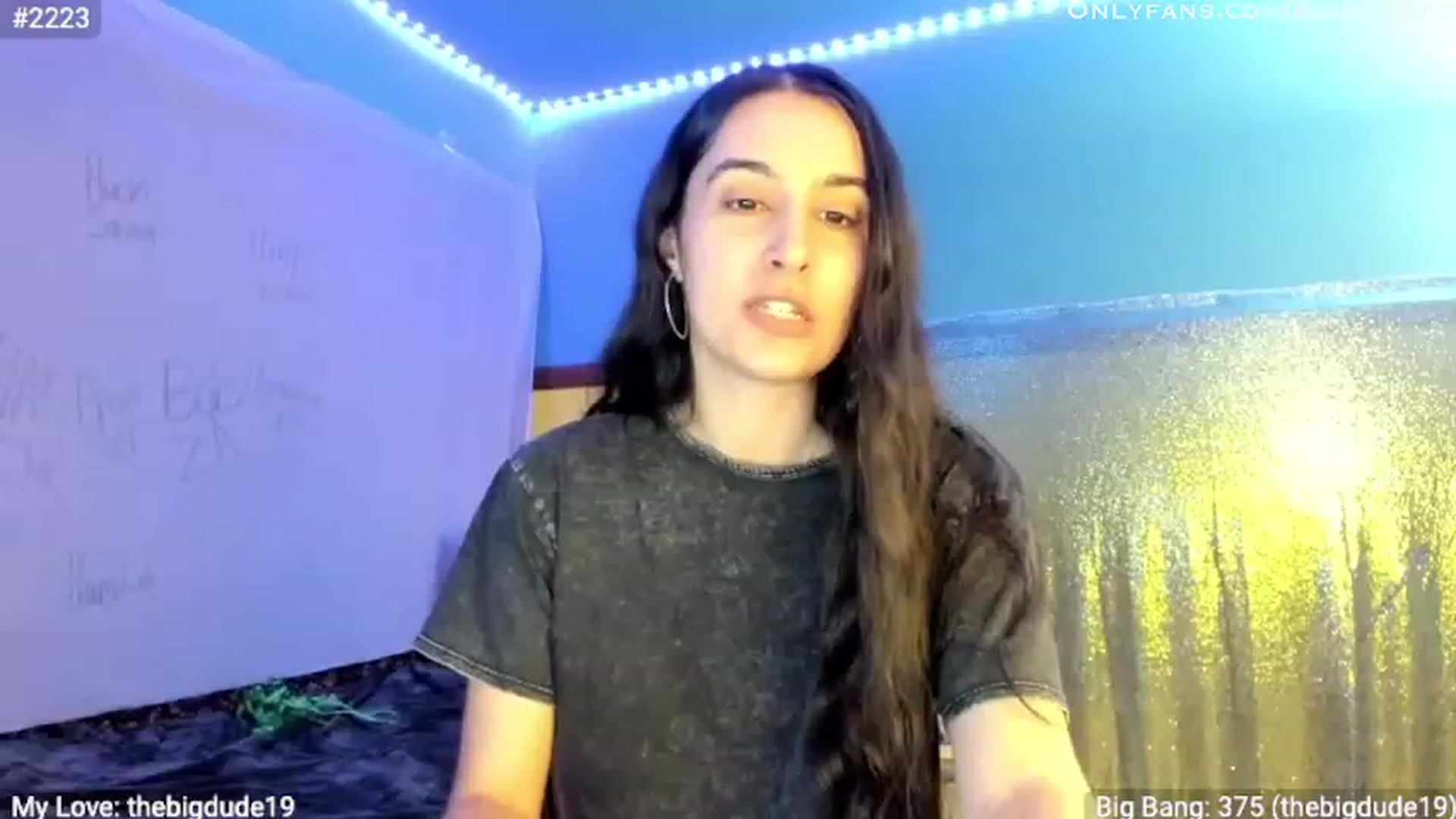 Gallery image thumbnail from shysasha1's myfreecams stream on, 04/23/2023, 24:33 image 7 of 20