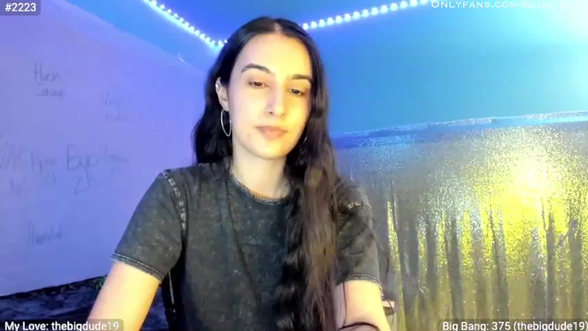 Gallery image thumbnail from shysasha1's myfreecams stream on, 04/23/2023, 24:33 image 4 of 20