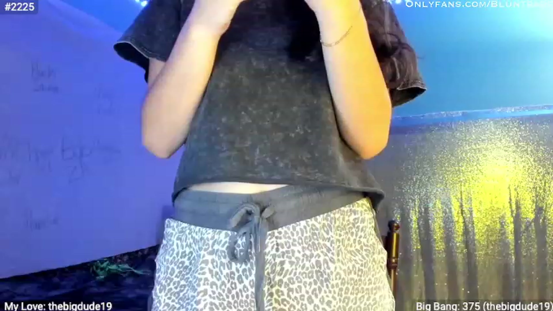 Gallery image thumbnail from shysasha1's myfreecams stream on, 04/23/2023, 24:33 image 15 of 20
