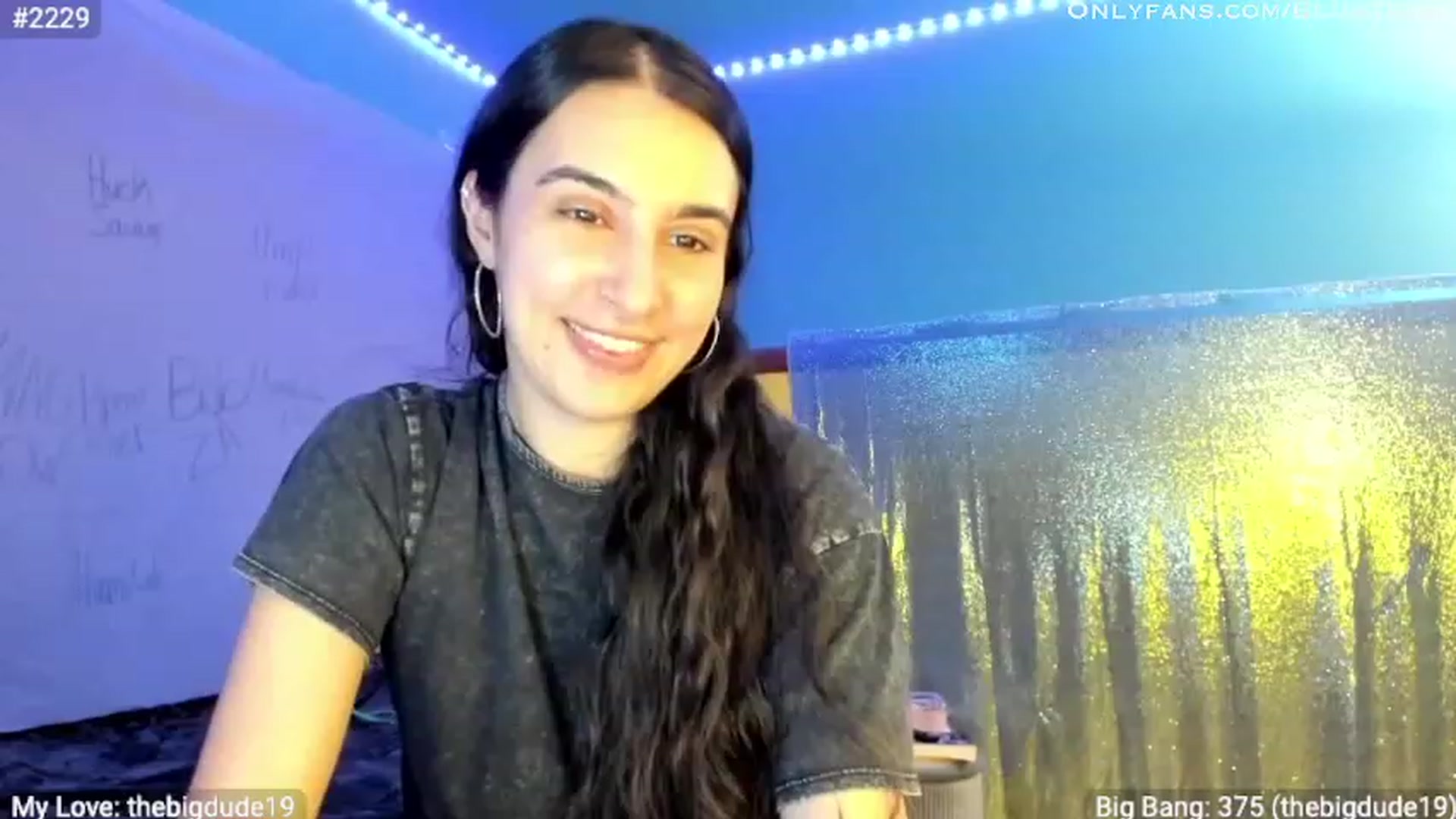 Gallery image thumbnail from shysasha1's myfreecams stream on, 04/23/2023, 24:33 image 3 of 20