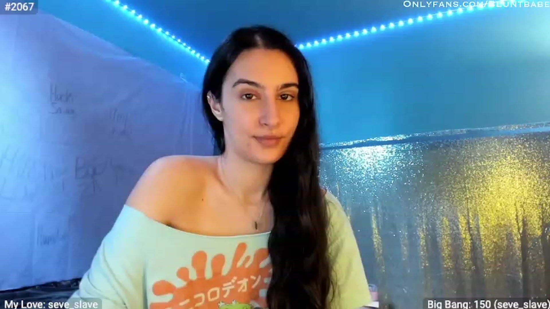 Gallery image thumbnail from shysasha1's myfreecams stream on, 04/23/2023, 19:16 image 16 of 20