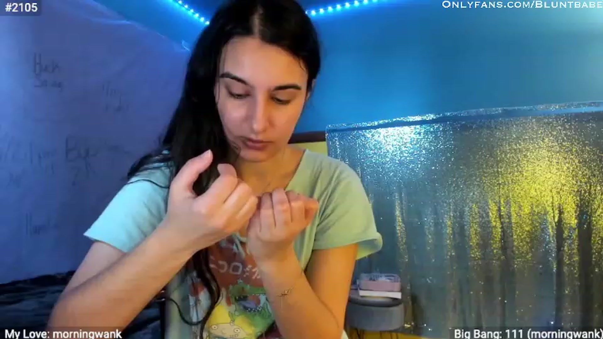 Gallery image thumbnail from shysasha1's myfreecams stream on, 04/23/2023, 19:16 image 13 of 20