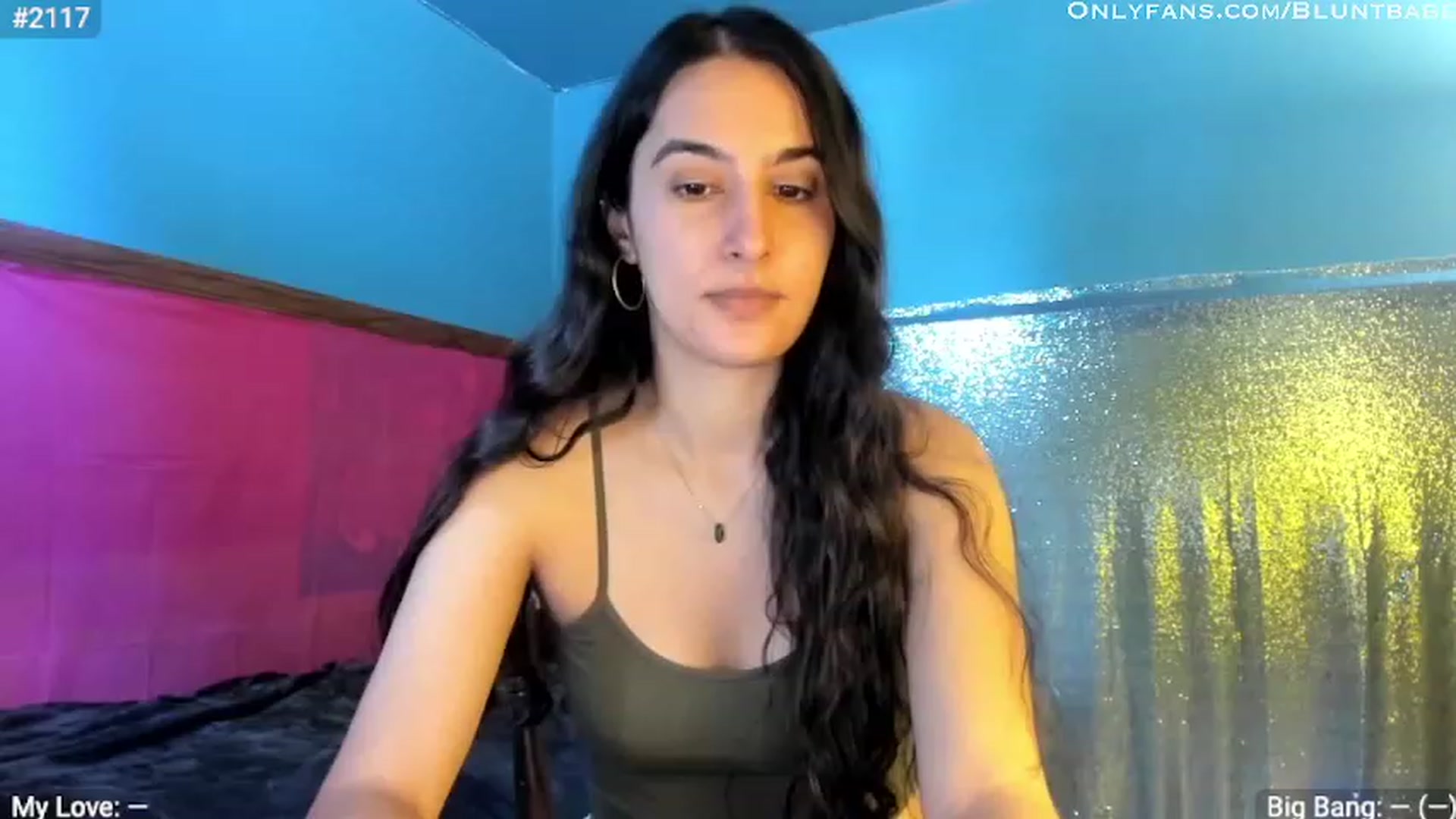 Gallery image thumbnail from shysasha1's myfreecams stream on, 04/25/2023, 18:02 image 9 of 20
