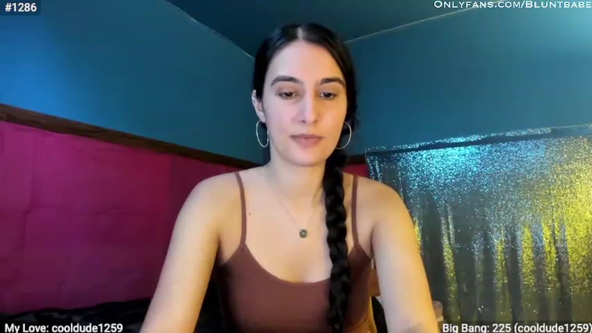 Gallery image thumbnail from shysasha1's myfreecams stream on, 04/30/2023, 22:29 image 18 of 20