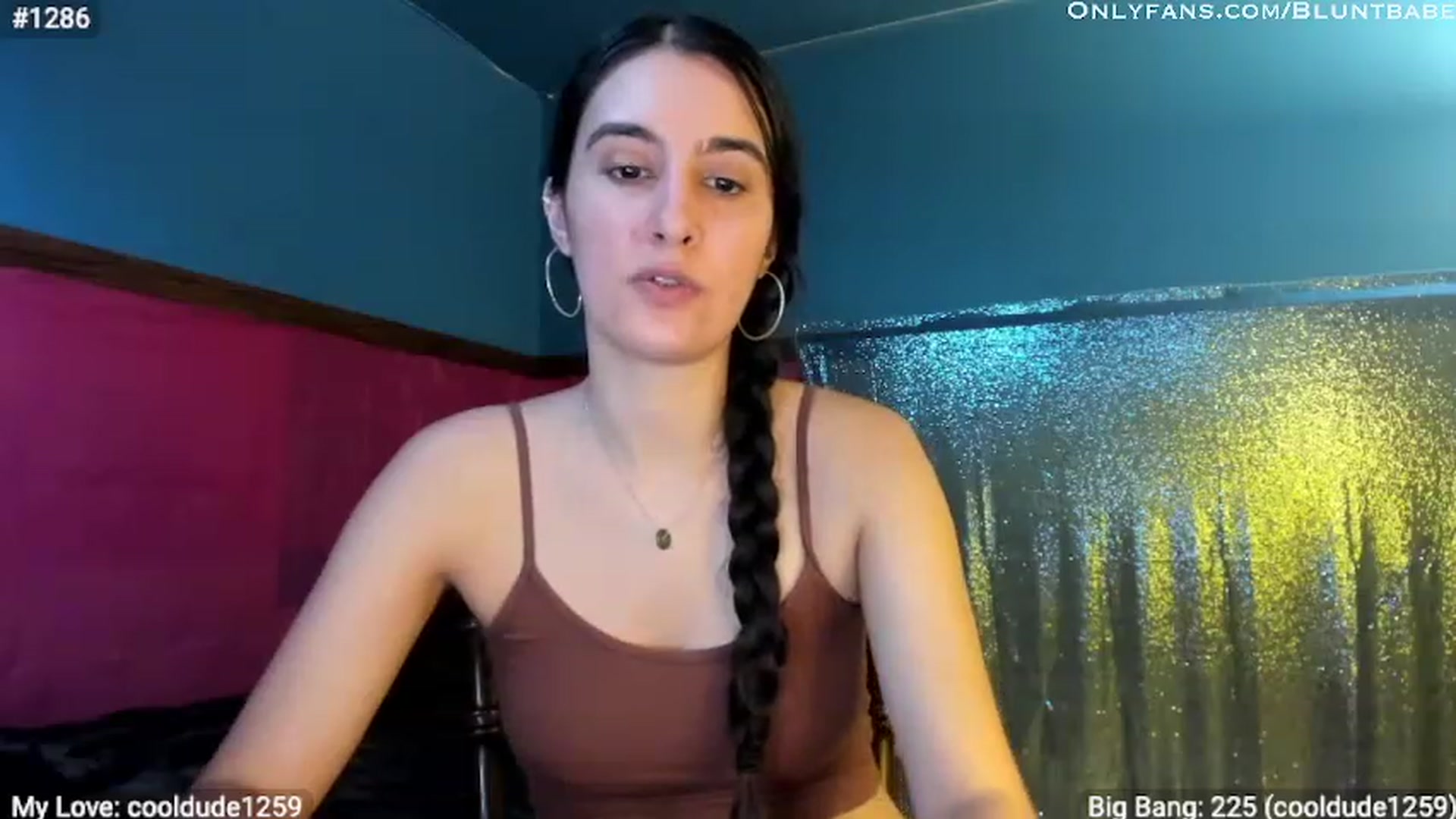 Gallery image thumbnail from shysasha1's myfreecams stream on, 04/30/2023, 22:29 image 20 of 20