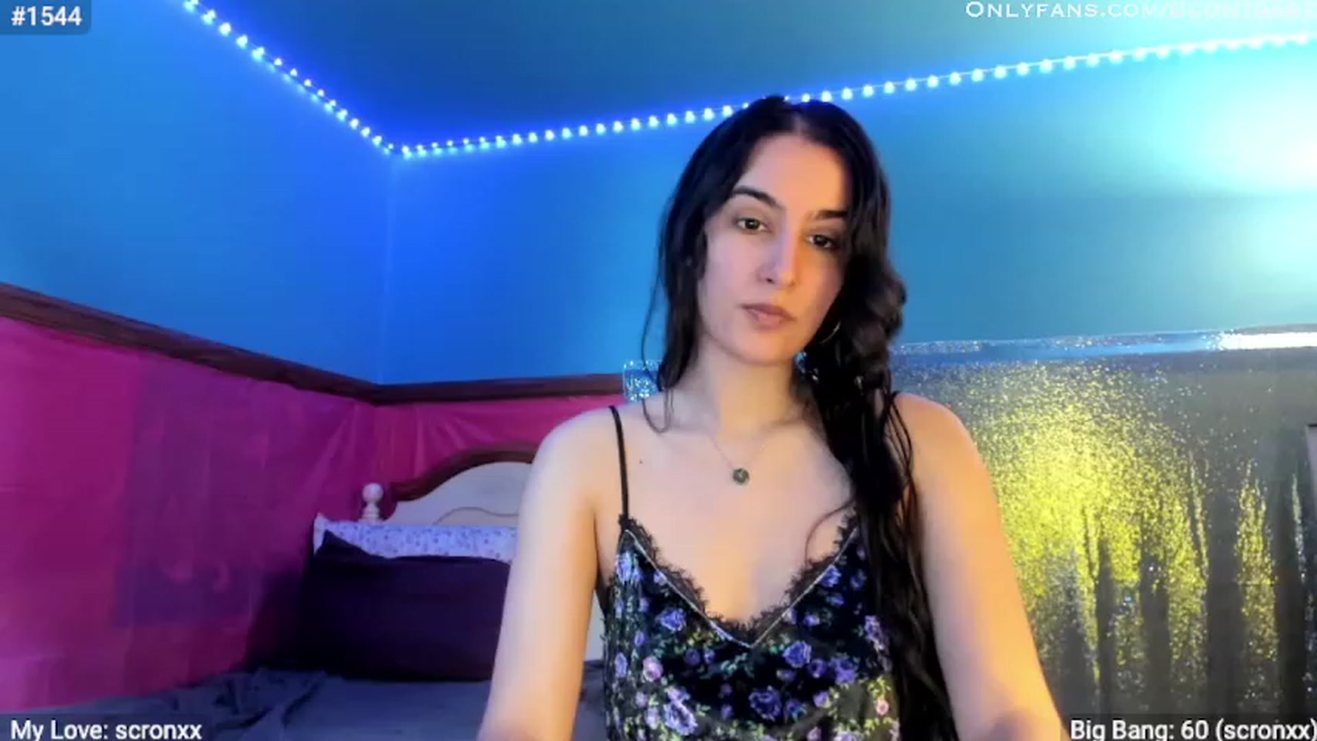 Gallery image thumbnail from shysasha1's myfreecams stream on, 05/01/2023, 17:56 image 9 of 20